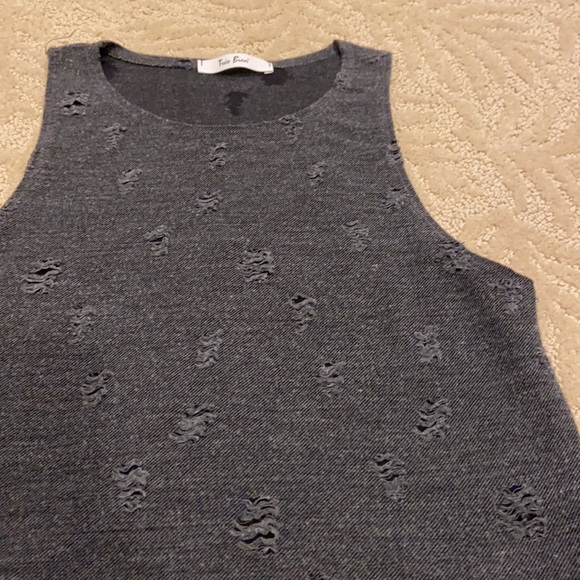 Tres Bien Gray Ripped Crop Tank Top Small - Picture 3 of 9